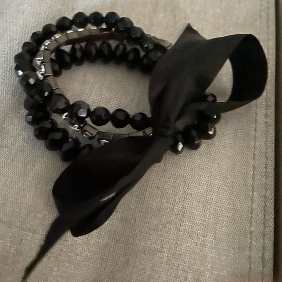 Set of 3 bracelets 2 black 1 silver with diamond studs with a cute black ribbon - Picture 4 of 5